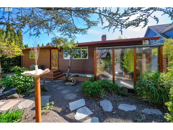 $399,000 | 2525 Friendly Street, Eugene, OR 97405