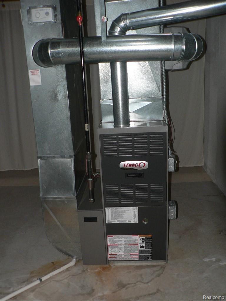 2125 Warrington Road Rochester, MI 48307 - Photo 41 of 47 NEWER FURNACE