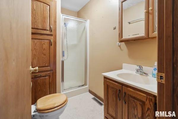 $135,000 | 42 Bowed Tree Road, Stonefort, IL 62987