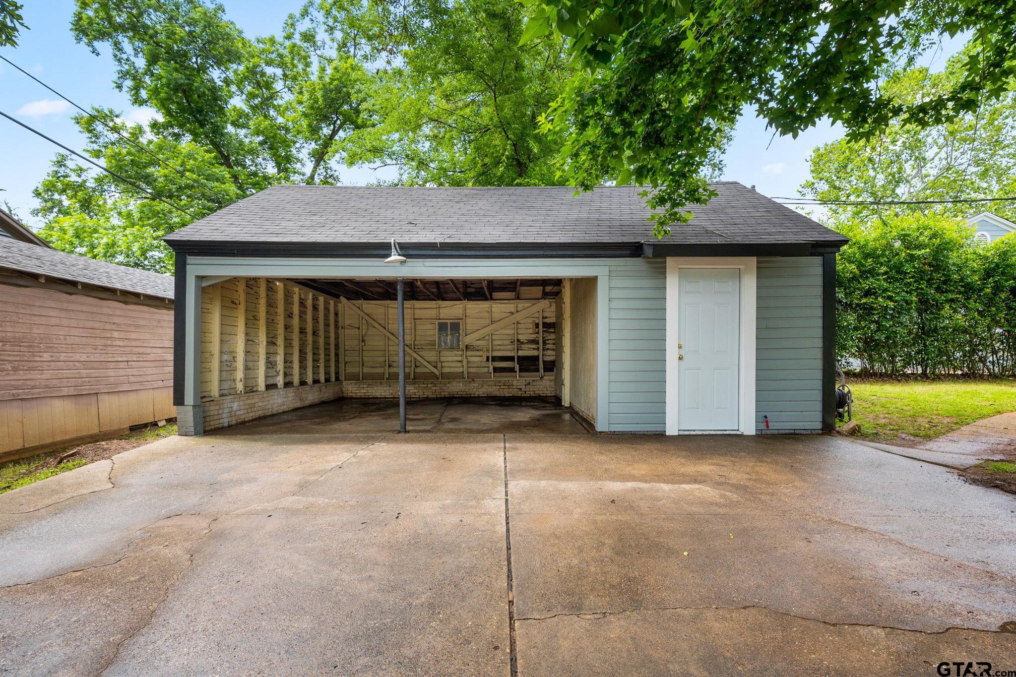 2016 B Jarrell Tyler, TX 75701 - Photo 14 of 17