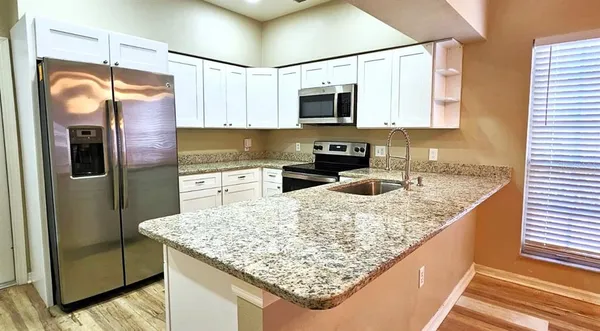 $2,400 | 2700 Penzance Street, Palm Harbor, FL 34684