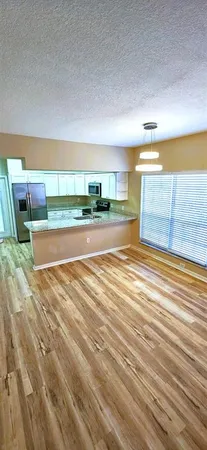 $2,400 | 2700 Penzance Street, Palm Harbor, FL 34684