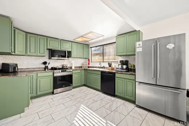 $6,500 | 632 Kenoak Drive, Placentia, CA 92870