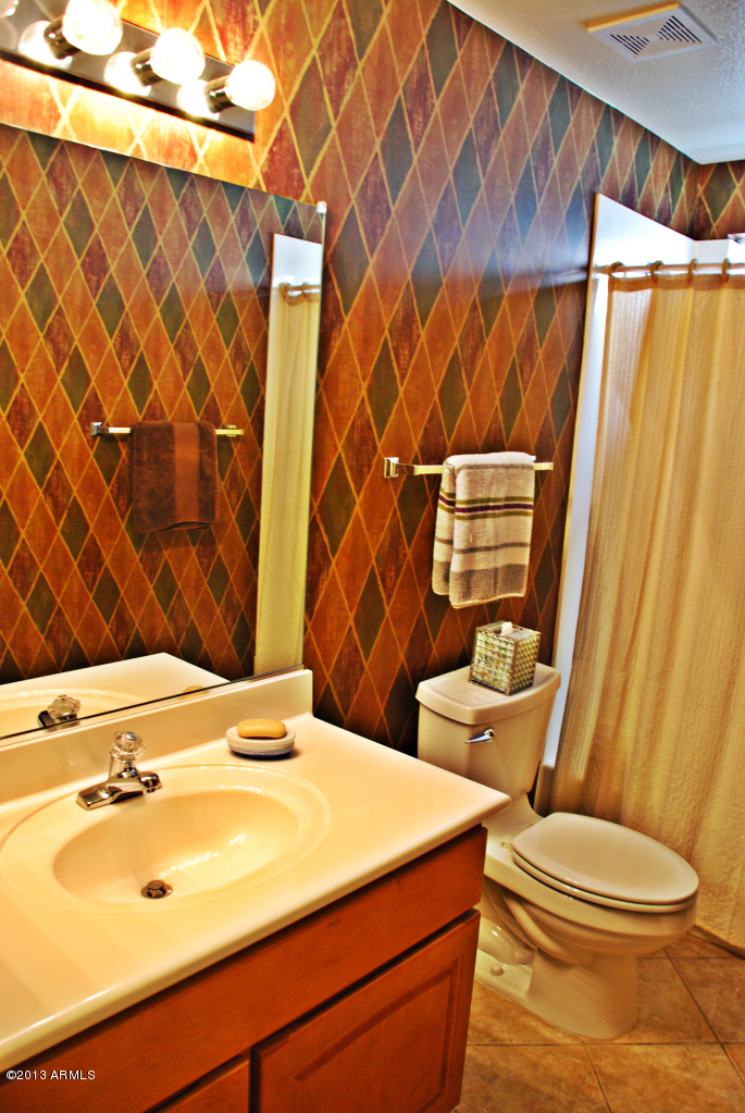 14765 Piccadilly Road Goodyear, AZ 85395 - Photo 14 of 16 2nd Bathroom