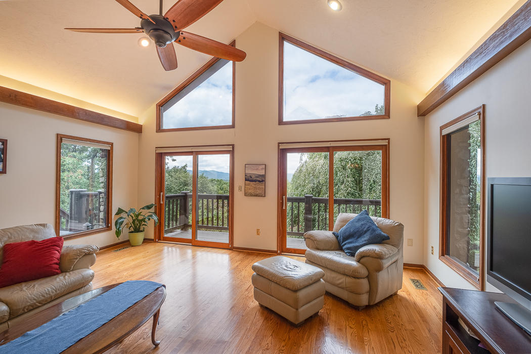 5192 Fox Ridge Road Southwest Roanoke, VA 24018 - Photo 17 of 83 Vaulted Ceiling in Living Room