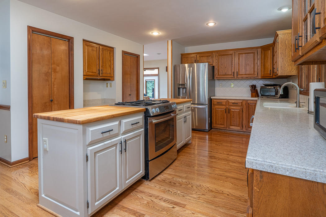 5192 Fox Ridge Road Southwest Roanoke, VA 24018 - Photo 22 of 83 Kitchen