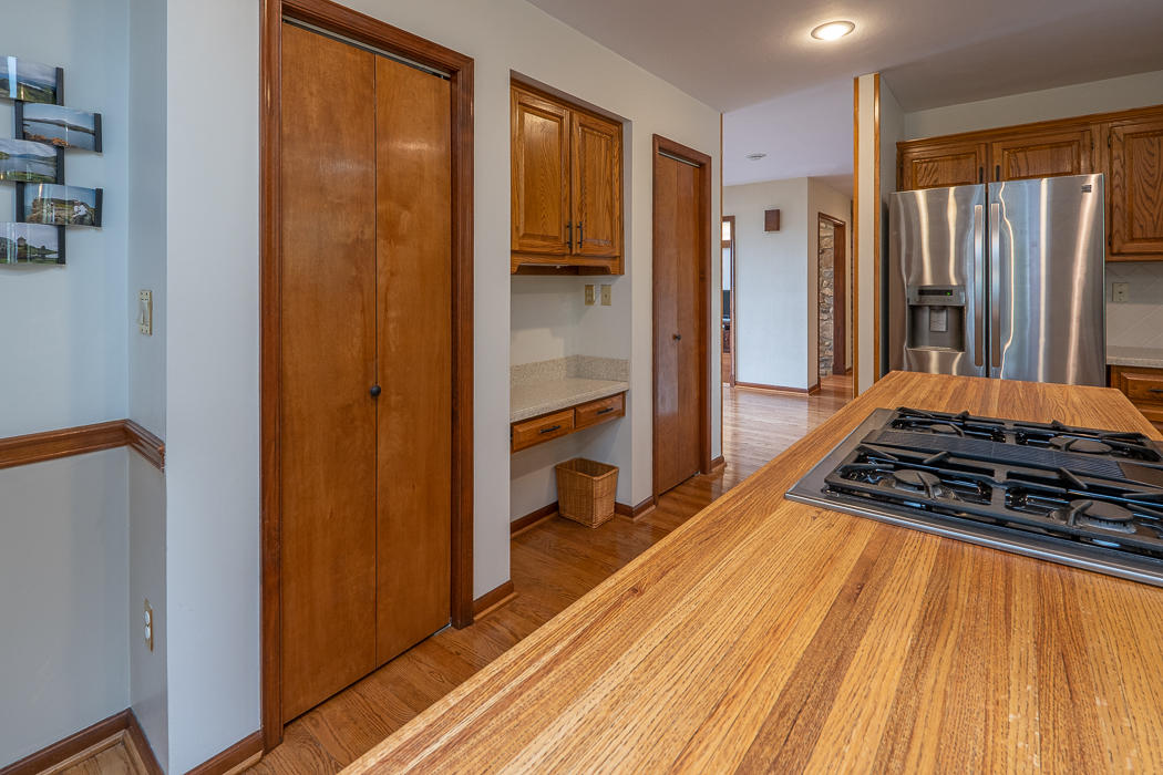 5192 Fox Ridge Road Southwest Roanoke, VA 24018 - Photo 26 of 83 Corian Tops