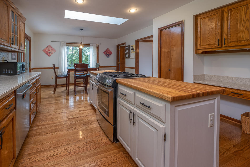 5192 Fox Ridge Road Southwest Roanoke, VA 24018 - Photo 27 of 83 Large Eat-in-Kitchen