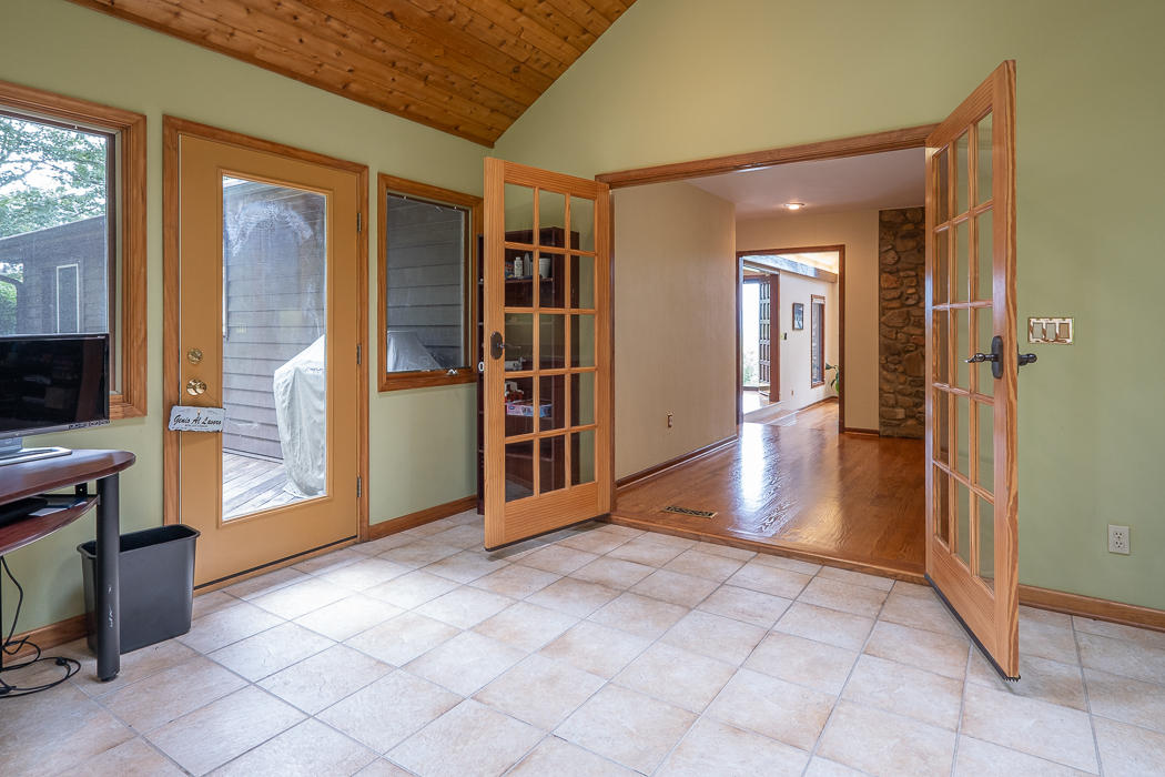 5192 Fox Ridge Road Southwest Roanoke, VA 24018 - Photo 39 of 83 Tile flooring in Sunroom