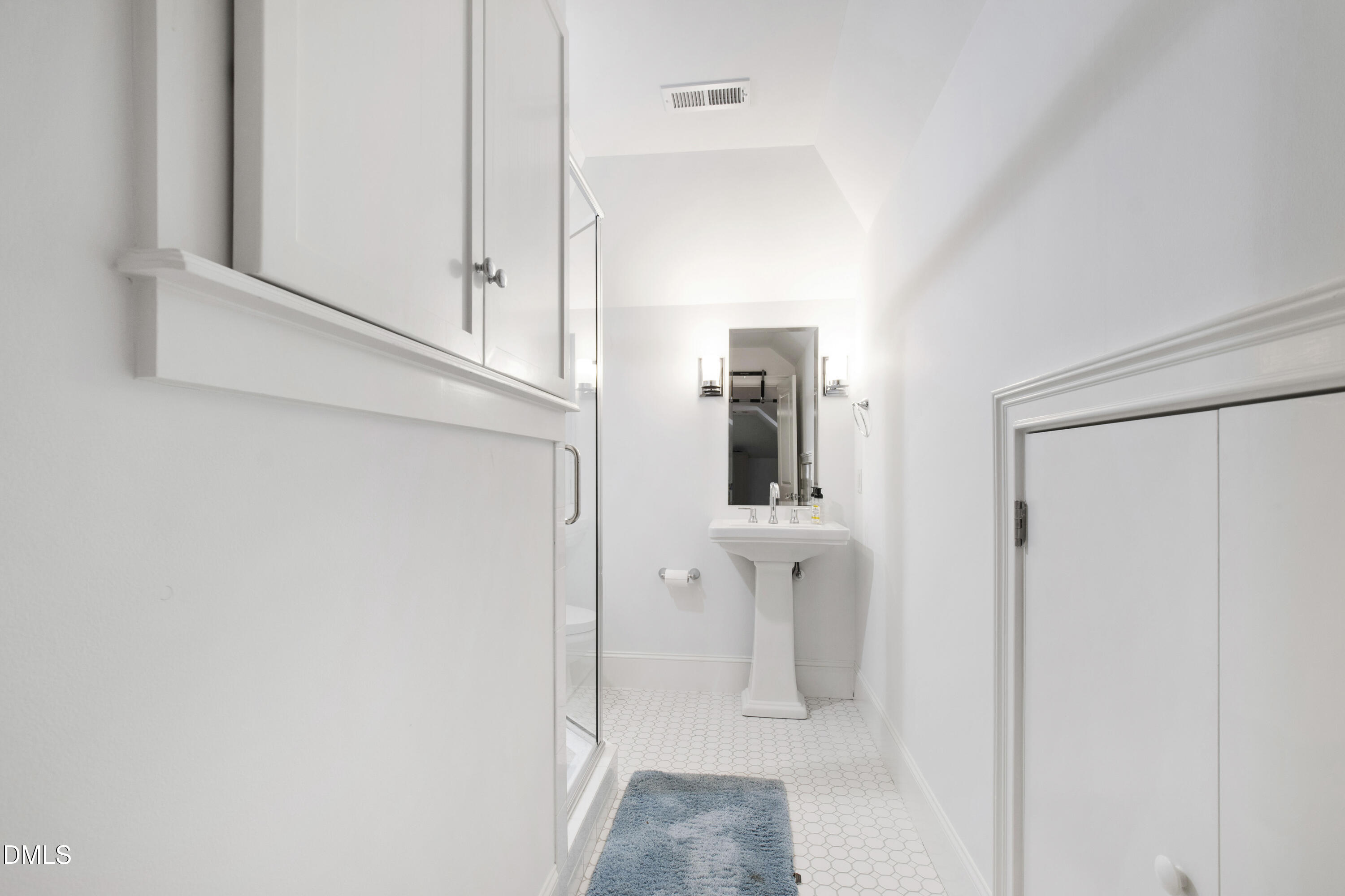 2615 Davis Street Raleigh, NC 27608 - Photo 56 of 67 Bathroom