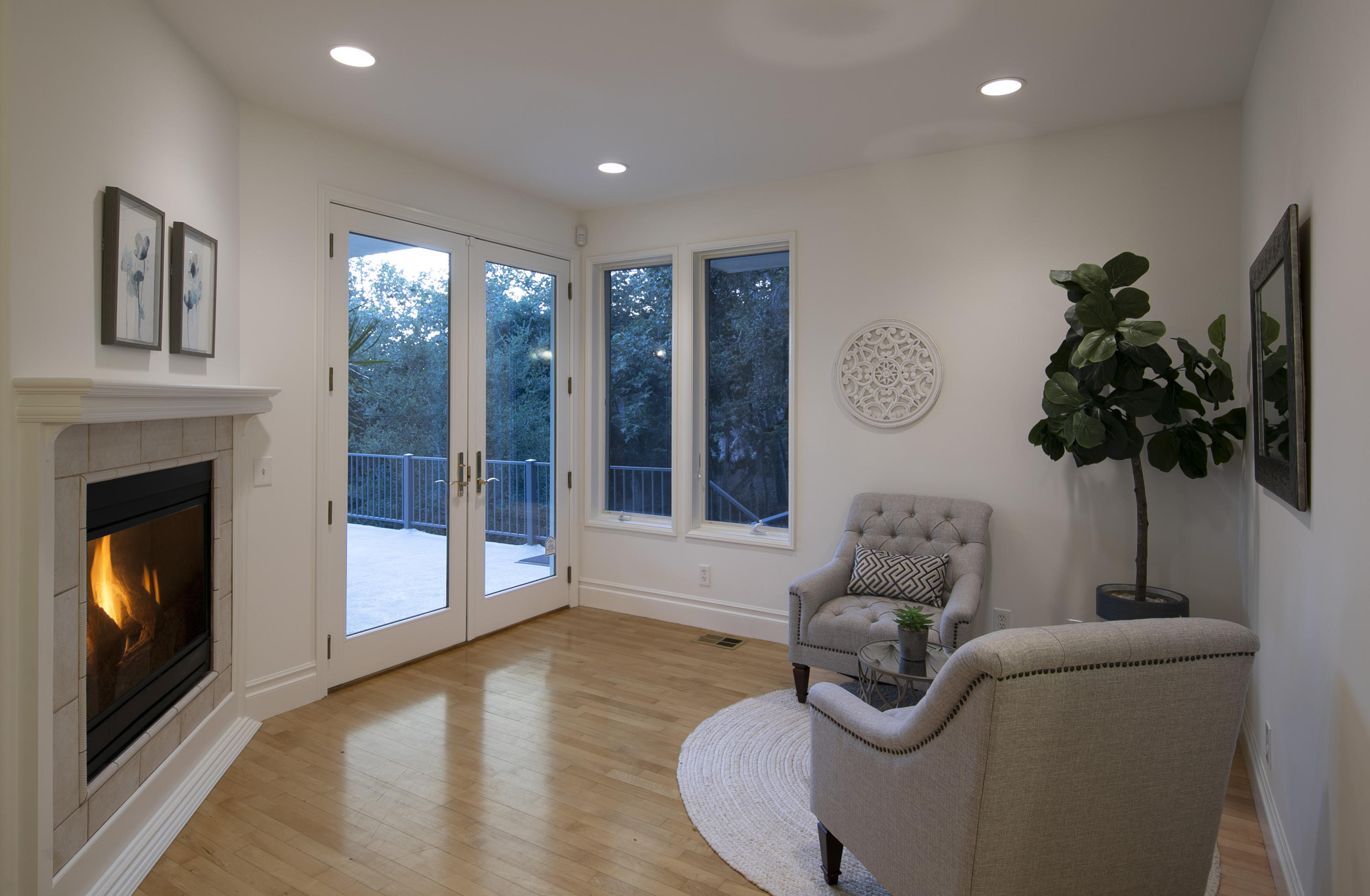 521 Toro Canyon Road Montecito, CA 93108 - Photo 11 of 17 Den