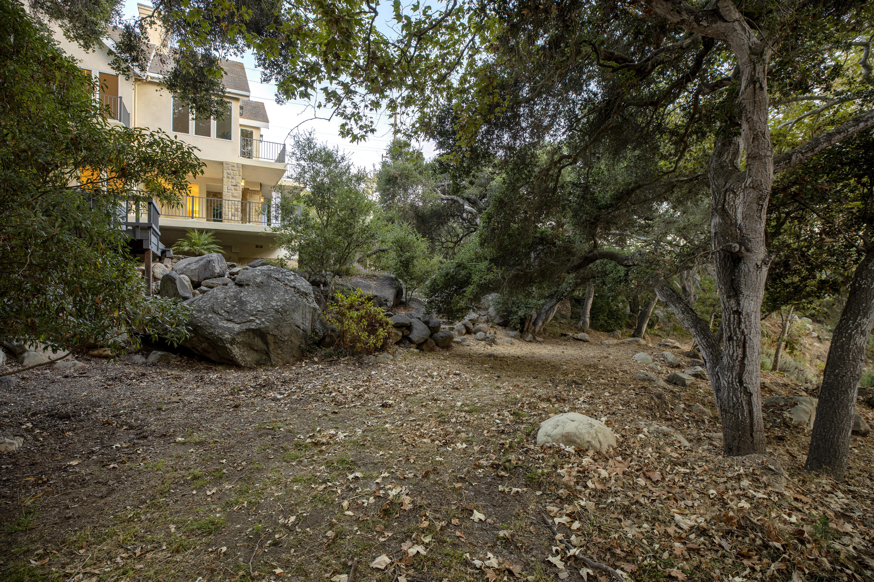 521 Toro Canyon Road Montecito, CA 93108 - Photo 16 of 17 Oak Studded Grounds