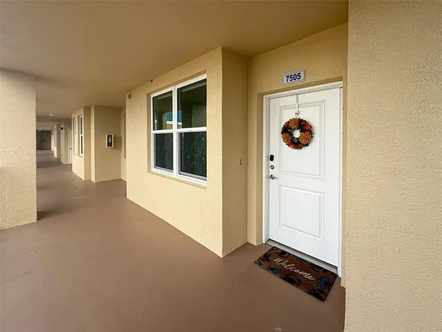 $380,000 | 960 Starkey Road, Unit 7505, Largo, FL 33771