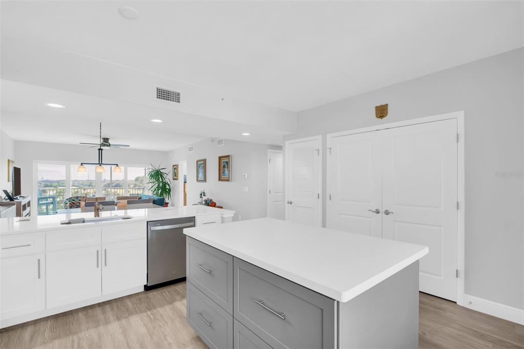 960 Starkey Road, Unit 7505 Largo, FL 33771 - Photo 7 of 37