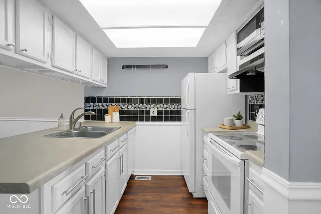 $1,500 | 6010 South Bay Drive, Indianapolis, IN 46250