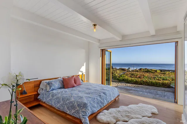 $9,995,000 | 310 Seadrift Road, Stinson Beach, CA 94970