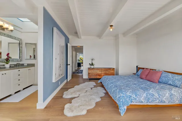 $9,995,000 | 310 Seadrift Road, Stinson Beach, CA 94970