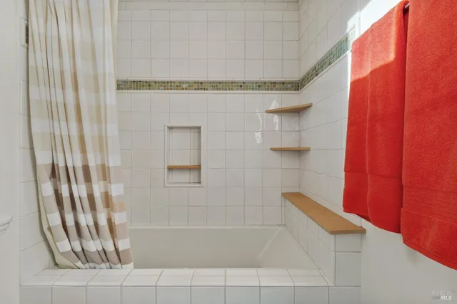 $9,995,000 | 310 Seadrift Road, Stinson Beach, CA 94970