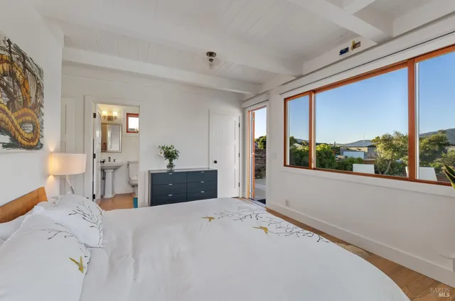 $9,995,000 | 310 Seadrift Road, Stinson Beach, CA 94970