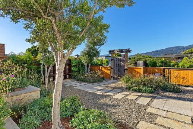 $9,995,000 | 310 Seadrift Road, Stinson Beach, CA 94970