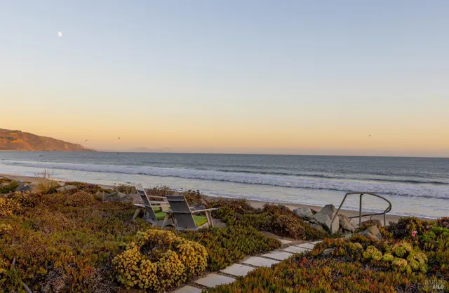 $9,995,000 | 310 Seadrift Road, Stinson Beach, CA 94970