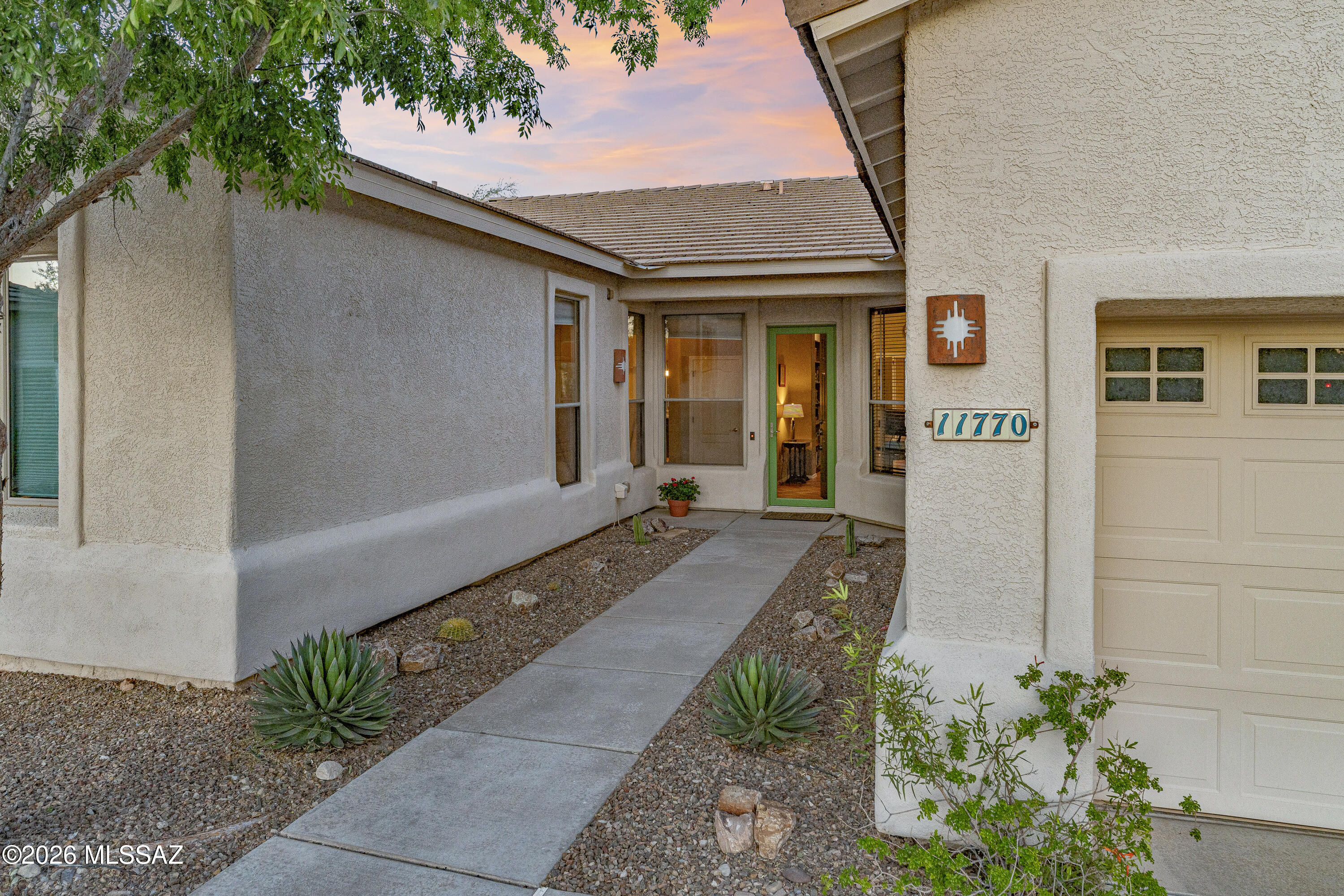 11770 North Copper Ridge Place Tucson, AZ 85737 - Photo 2 of 45 Cul-de-sac home with a 3 car garage.