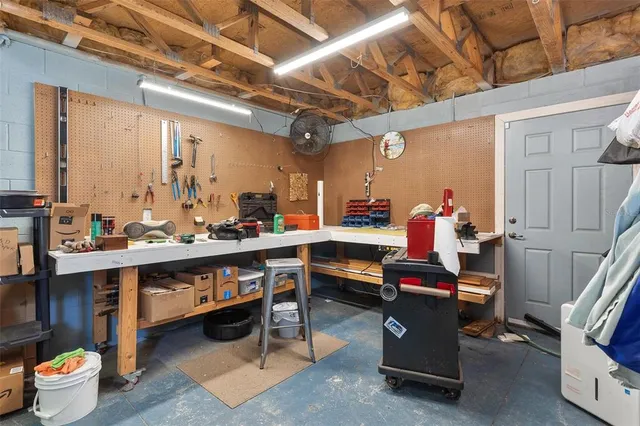 $689,000 | 18525 Lake Road, Altoona, FL 32702