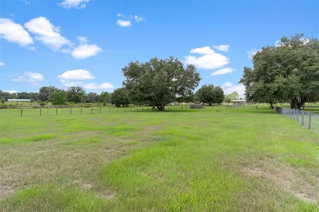 $689,000 | 18525 Lake Road, Altoona, FL 32702