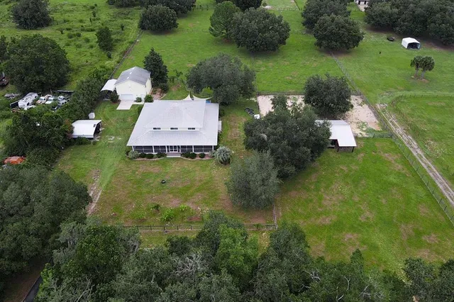 $689,000 | 18525 Lake Road, Altoona, FL 32702