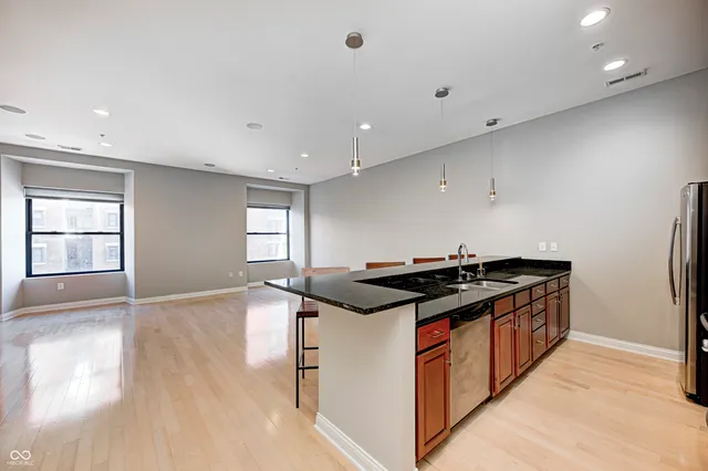 $2,400 | 350 North Meridian Street, Unit 304, Indianapolis, IN 46204