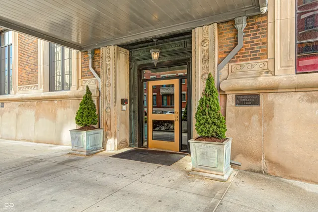 $2,400 | 350 North Meridian Street, Unit 304, Indianapolis, IN 46204