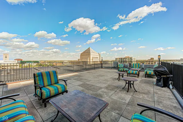 $2,400 | 350 North Meridian Street, Unit 304, Indianapolis, IN 46204