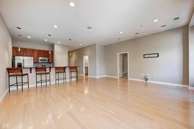 $2,400 | 350 North Meridian Street, Unit 304, Indianapolis, IN 46204