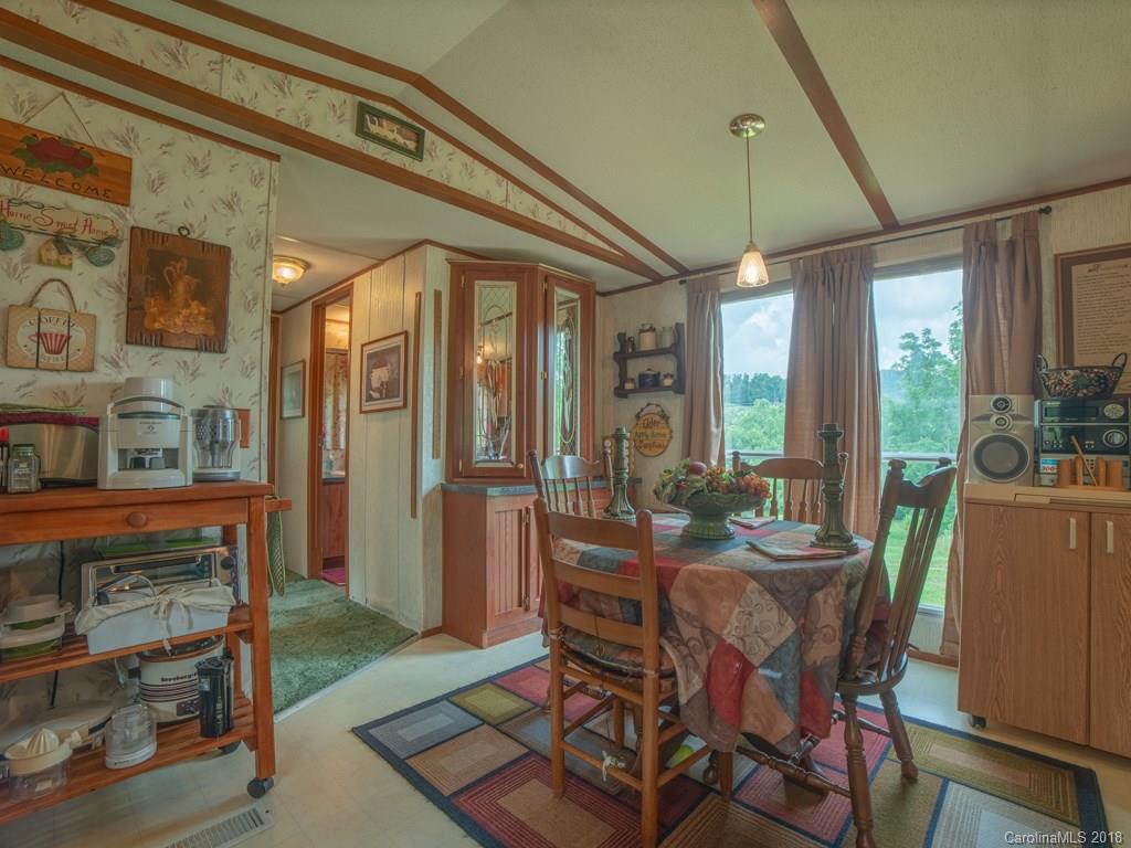 93 Circle East Ranch Road Burnsville, NC 28714 - Photo 18 of 30 Gallery Image 18