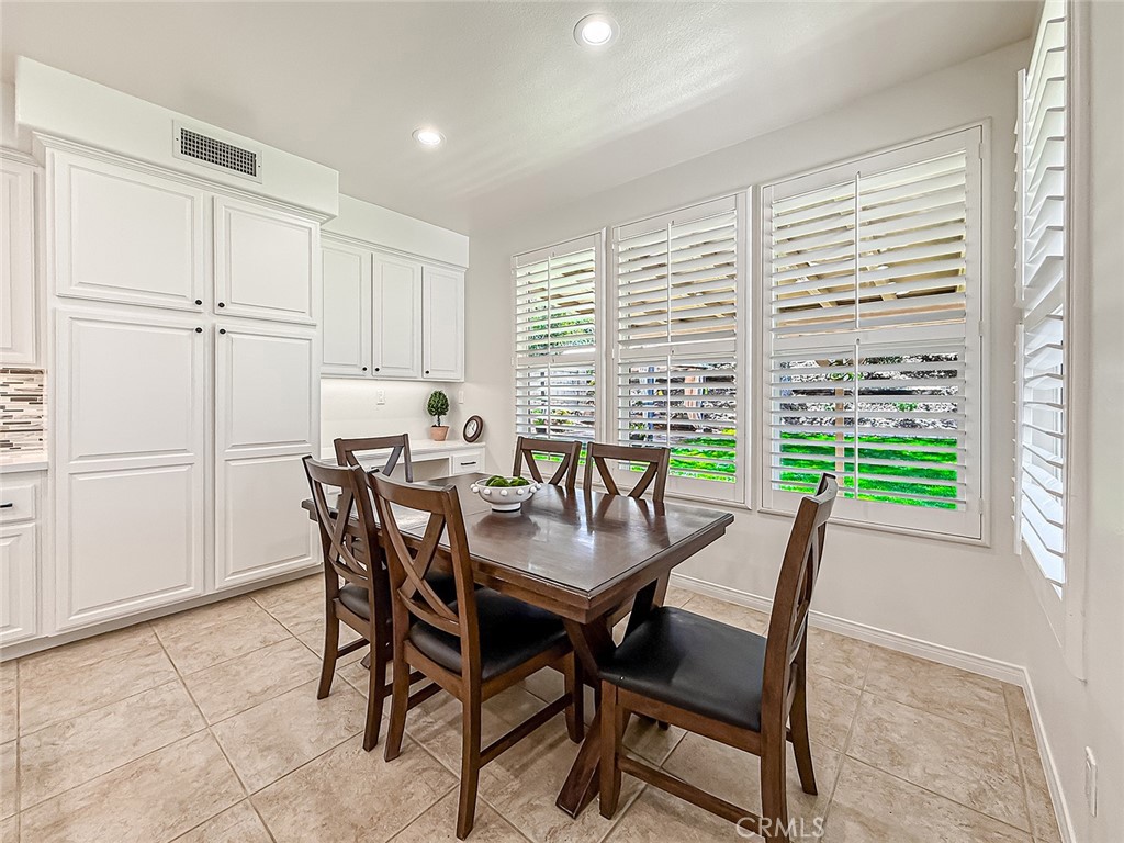 2548 Rudolph Drive Simi Valley, CA 93065 - Photo 24 of 72 breakfast nook