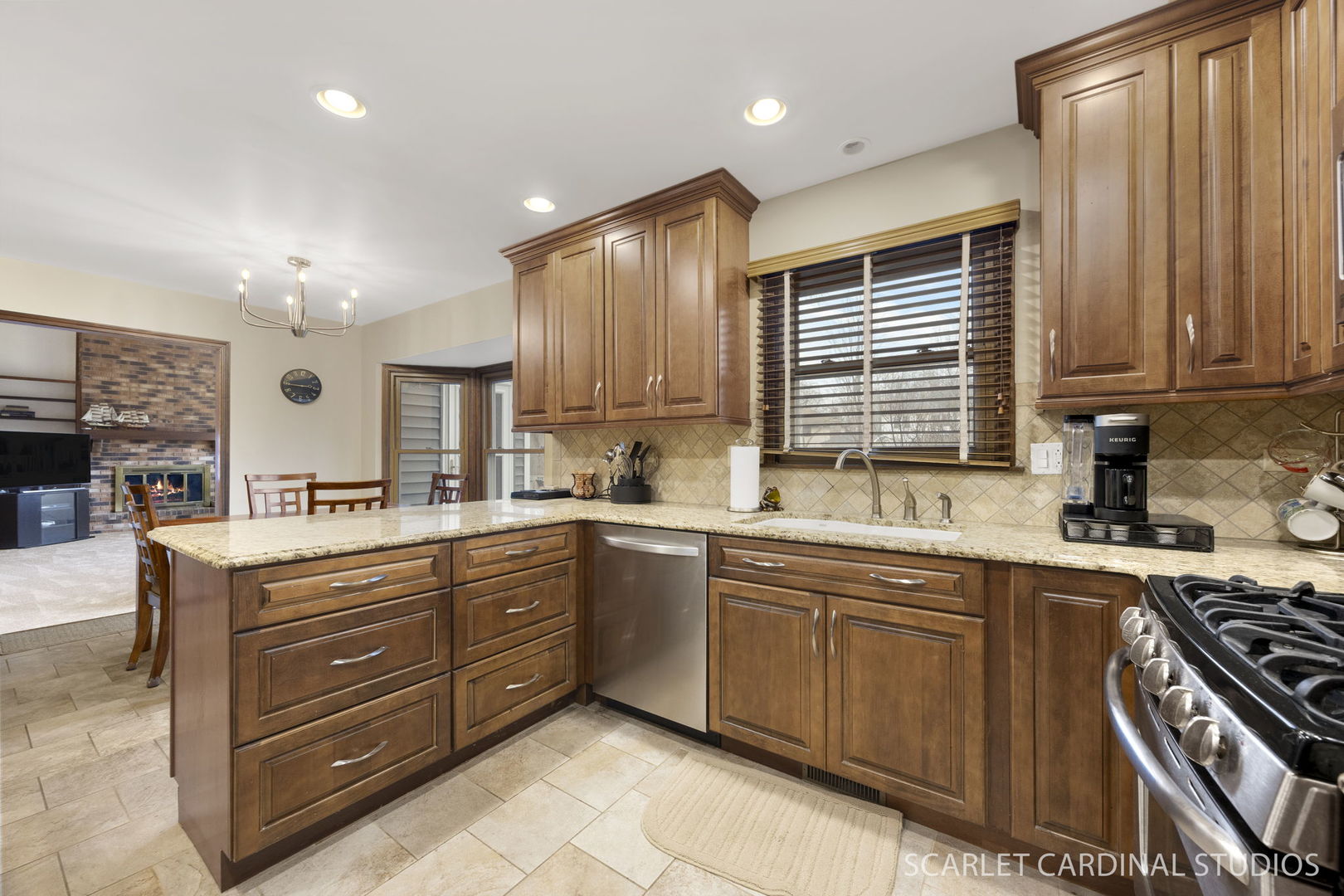 191 Cassin Road Naperville, IL 60565 - Photo 5 of 24