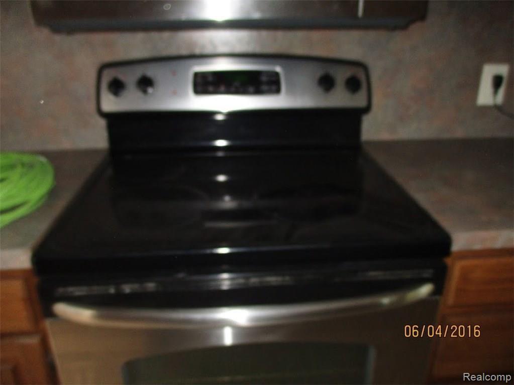 25809 Farmington Road Farmington, MI 48335 - Photo 18 of 32 b7559ad1-cb69-41b7-ad58-e16d69c70cc8.jpg