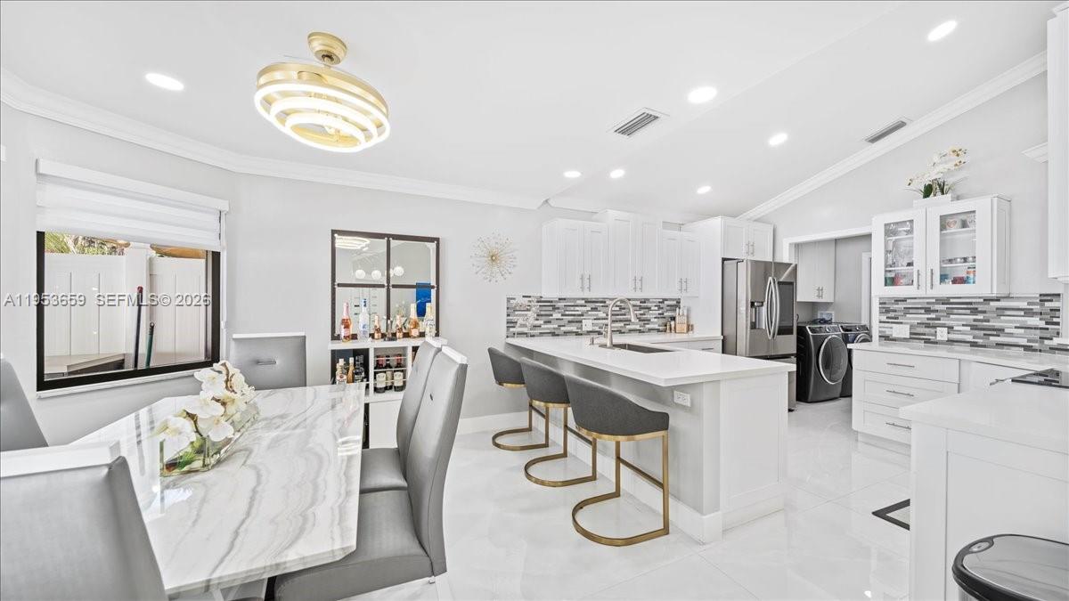 11611 Southwest 9th Court Pembroke Pines, FL 33025 - Photo 15 of 47