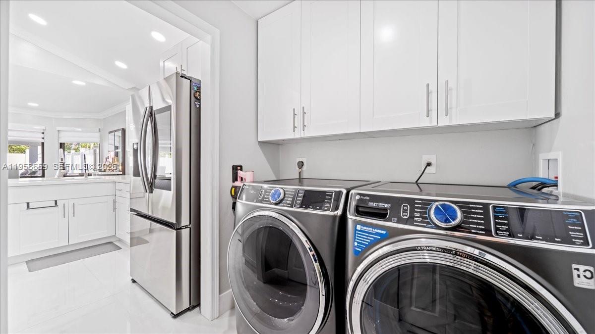 11611 Southwest 9th Court Pembroke Pines, FL 33025 - Photo 17 of 47