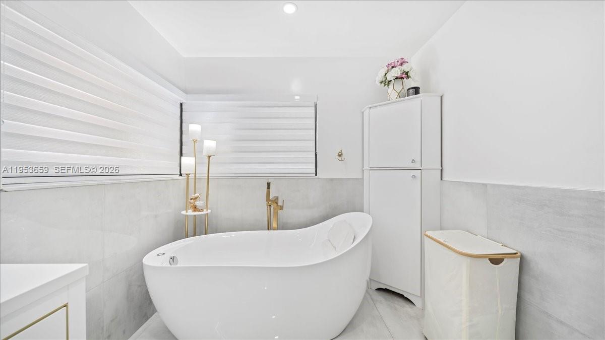 11611 Southwest 9th Court Pembroke Pines, FL 33025 - Photo 31 of 47