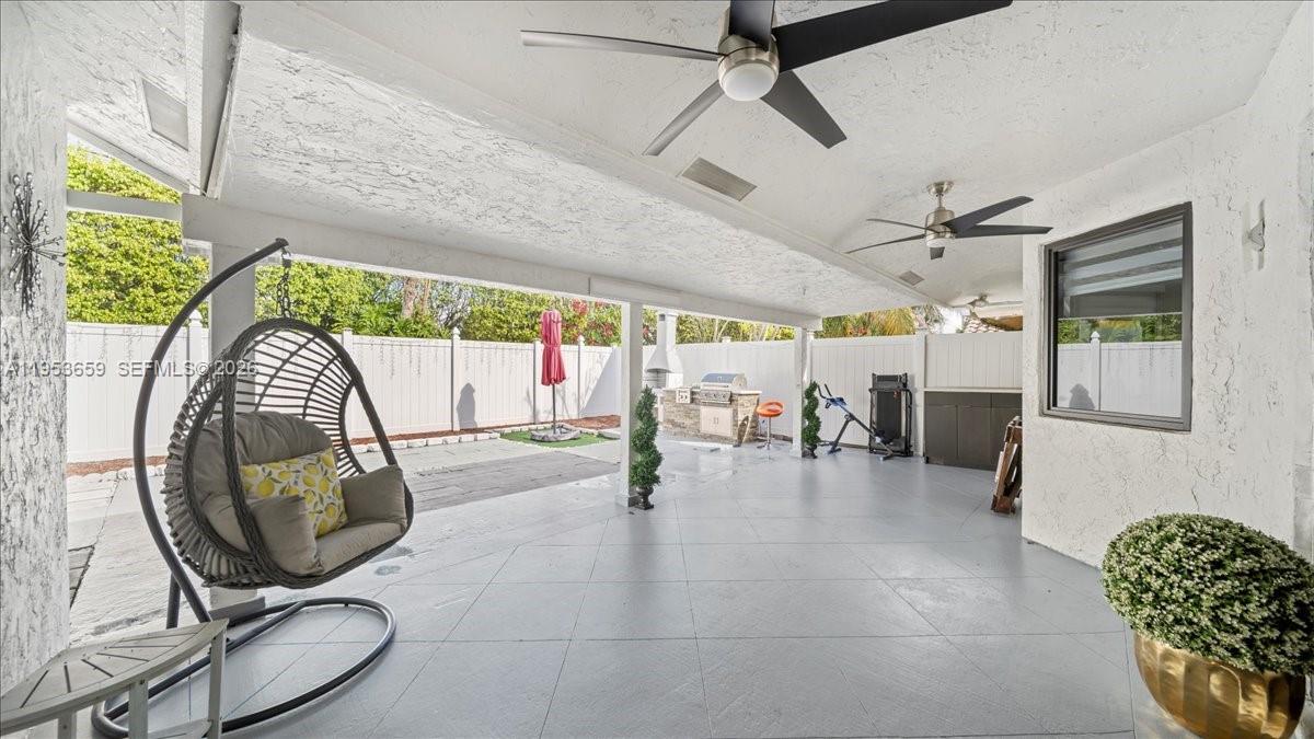 11611 Southwest 9th Court Pembroke Pines, FL 33025 - Photo 35 of 47