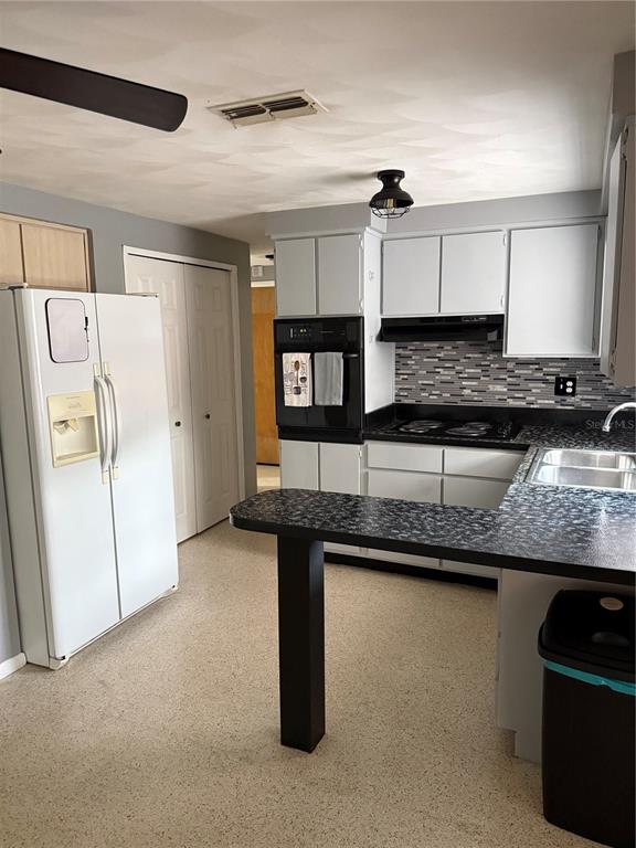 4834 Salem Drive New Port Richey, FL 34652 - Photo 5 of 10