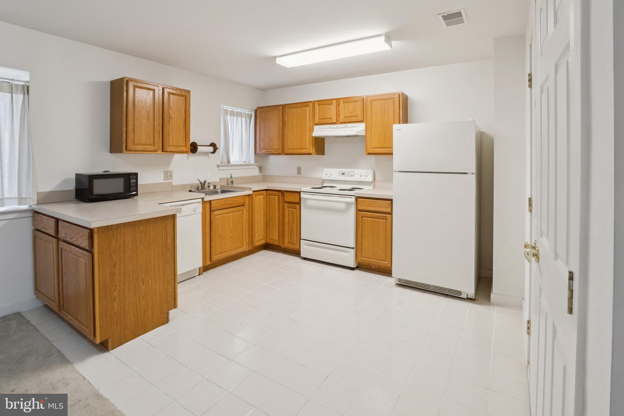 8002 Westview Road, Unit 8002 Wilmington, DE 19802 - Photo 8 of 27 Gallery Image 8