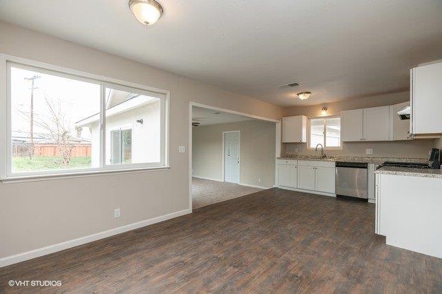 316 Spring Place Lemoore, CA 93245 - Photo 4 of 24