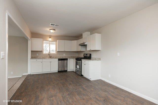 316 Spring Place Lemoore, CA 93245 - Photo 5 of 24