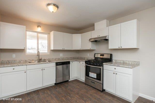316 Spring Place Lemoore, CA 93245 - Photo 7 of 24