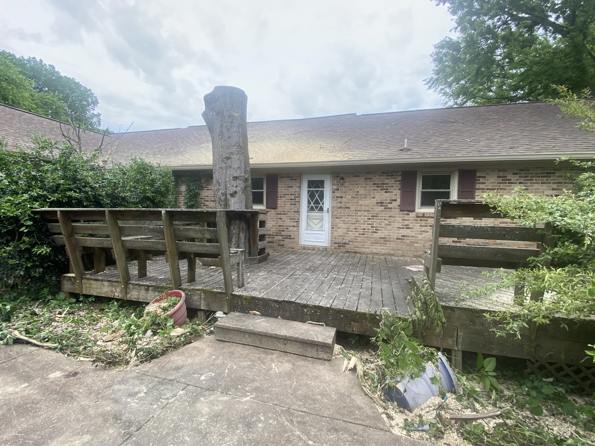 2255 Arthur Hutcherson Road Columbia, TN 38401 - Photo 2 of 13 a front view of a house with garden