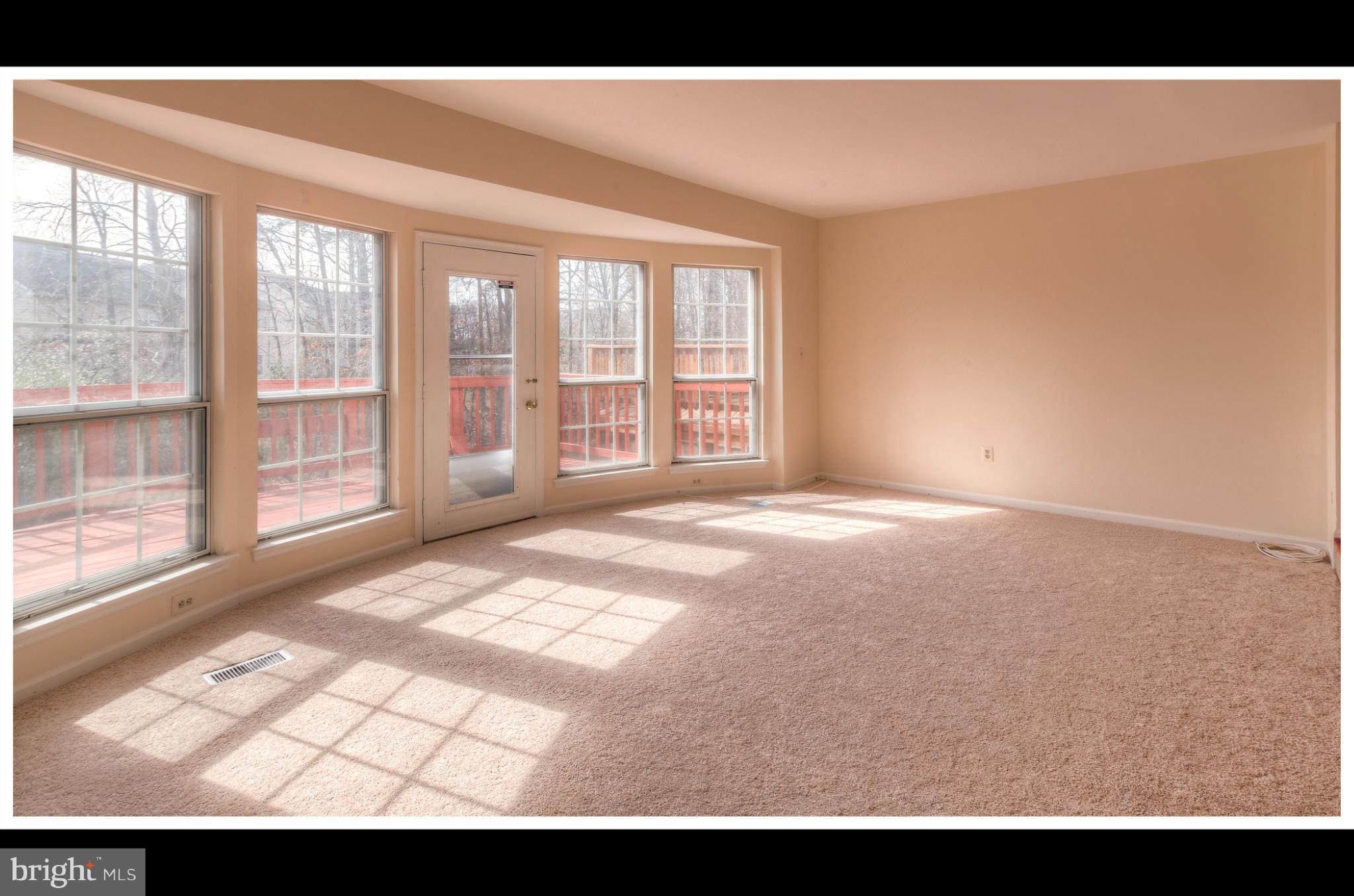 6919 Mayfair Road Laurel, MD 20707 - Photo 11 of 30 Living Room
