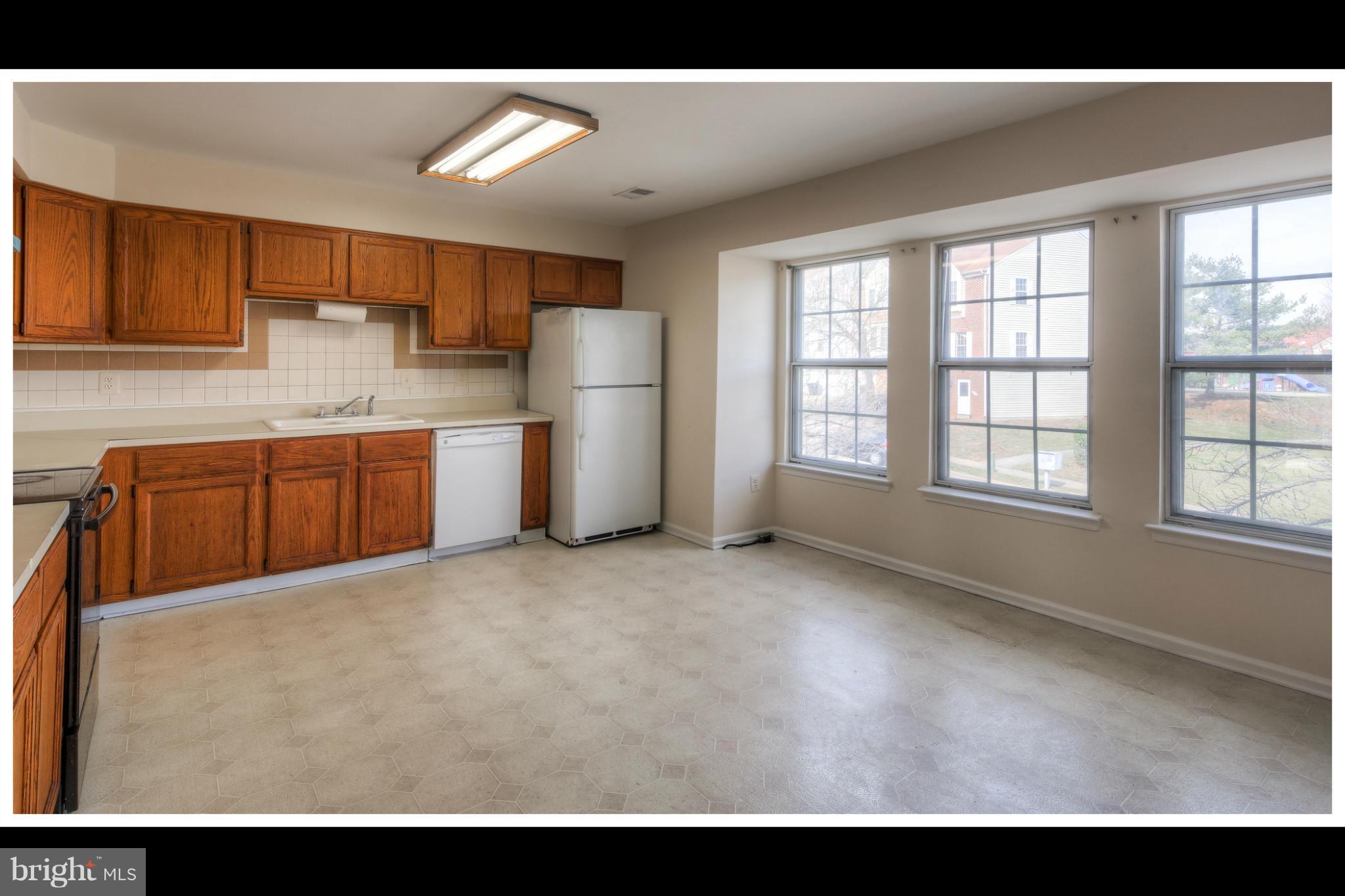 6919 Mayfair Road Laurel, MD 20707 - Photo 15 of 30 Kitchen