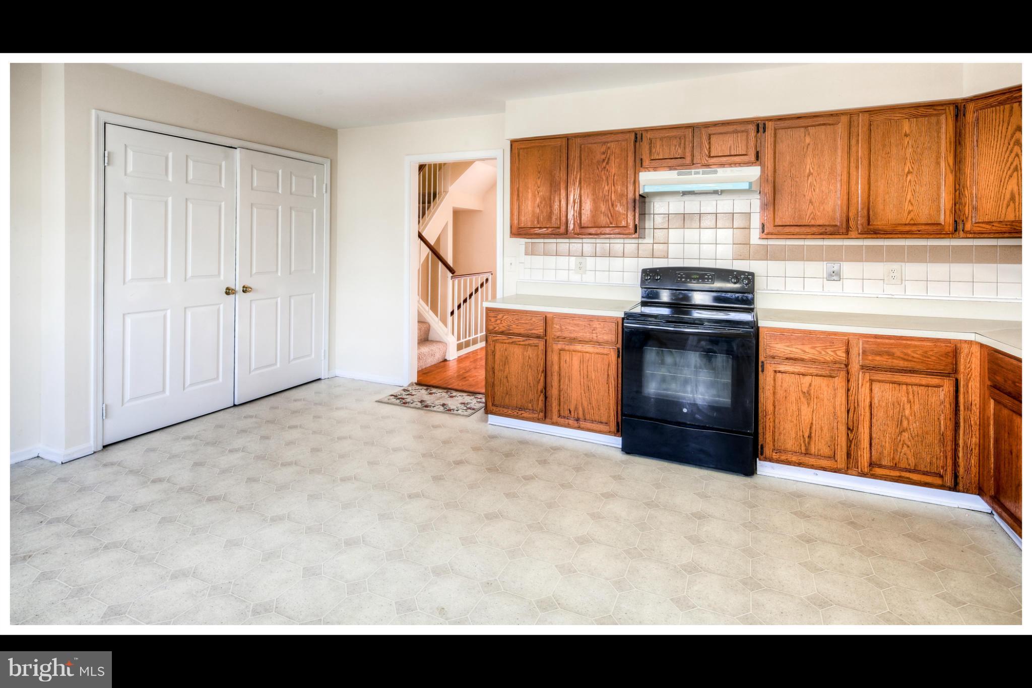6919 Mayfair Road Laurel, MD 20707 - Photo 17 of 30 Kitchen